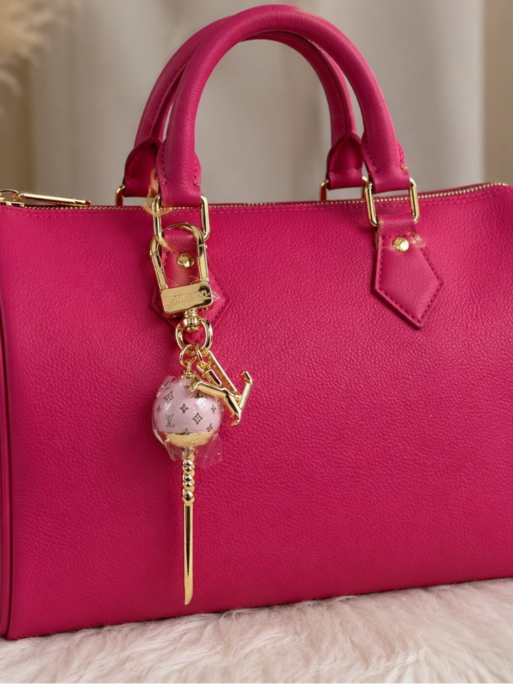 Keychain LV candy pink with Gold Charm